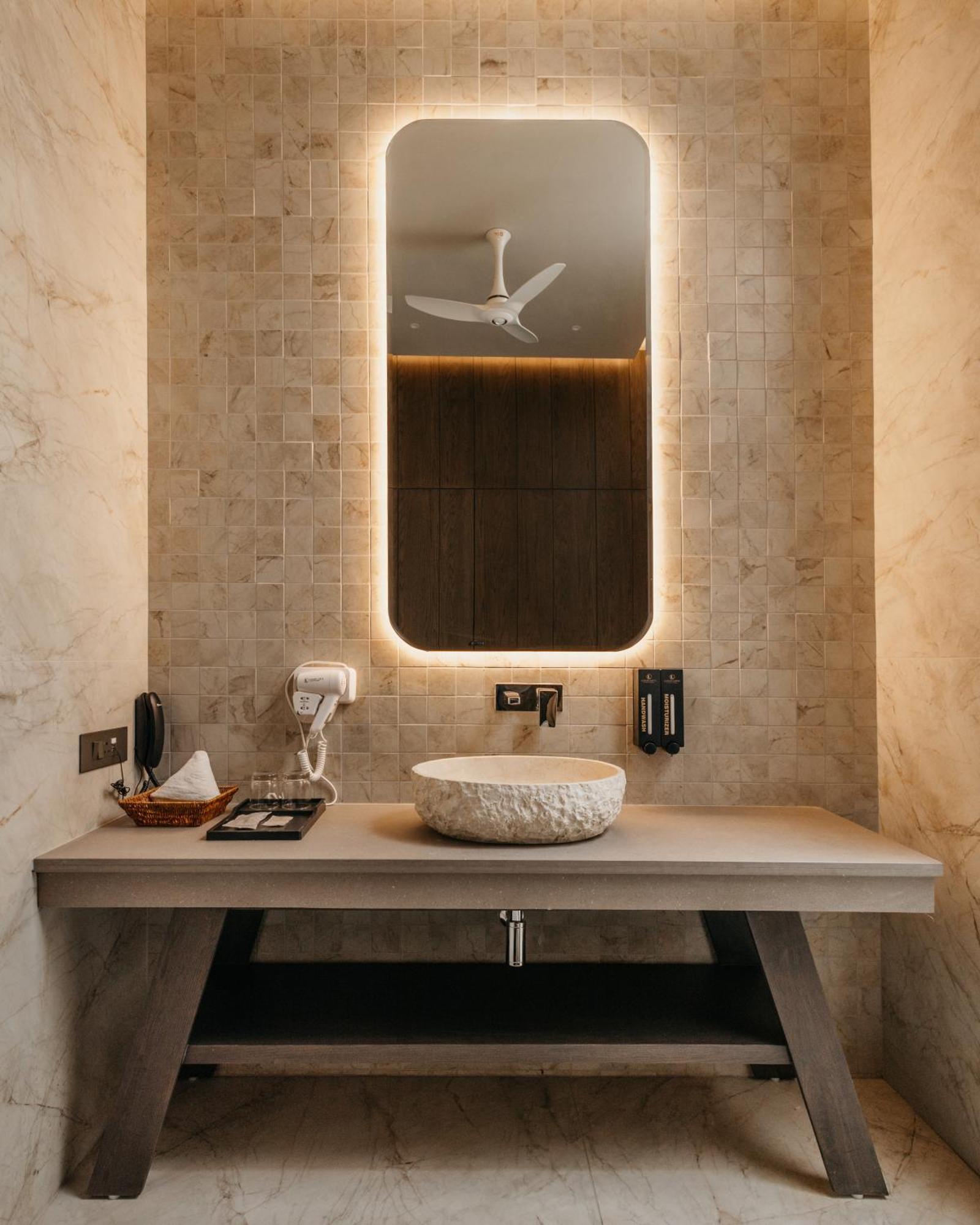 Luxury Lofts Hotel อัมริตสา ภายนอก รูปภาพ